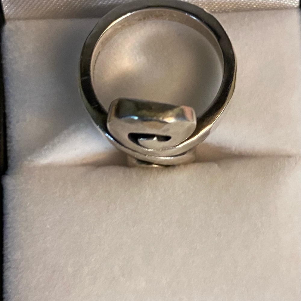 SOLDRetired James Avery Hammered Bypass swirl ring - Picture 4 of 4